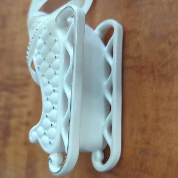 Pandora Porcelain Christmas Sleigh Collectible Ornament - Picture 5 of 10